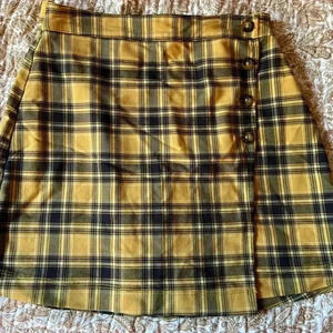 Hollister Women’s Small Plaid Skirt